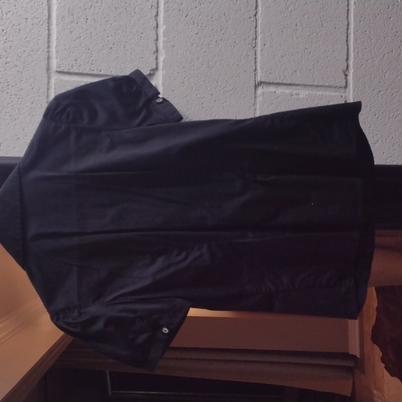 Three Banana Republic button downs - Picture 10 of 12